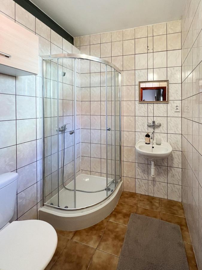 2- Postelova Izba S Kupelnou Emka V Penzion Trstená Dış mekan fotoğraf